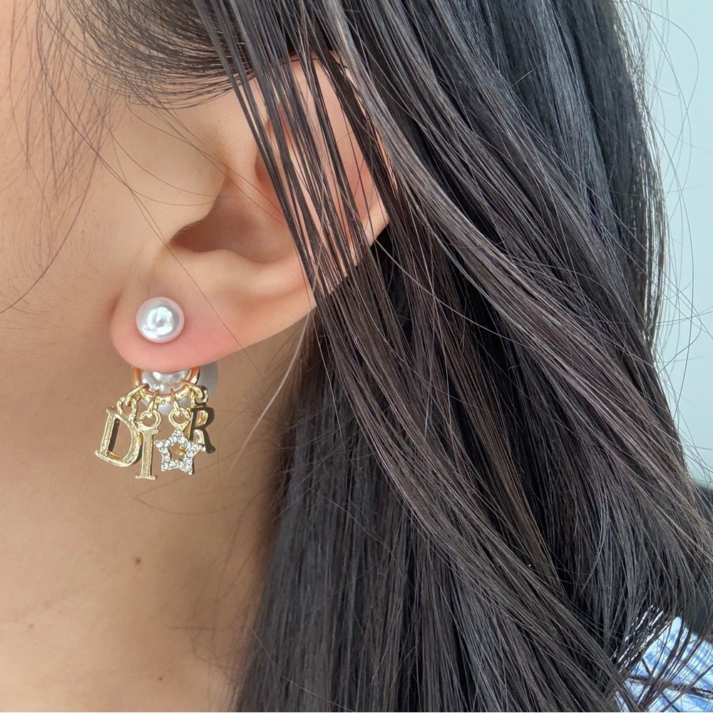 Dior Tribales Pearl and Gold Stud Earrings - Picture 16 of 16